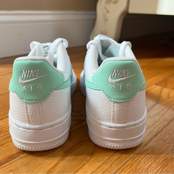Nike Air Force 1 GS - Picture 4 of 4